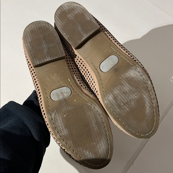 Me Too Yale Leather Cutout Flats Loafers sz 8.5 Cream Tan Neutral Summer Shoes - Picture 7 of 8